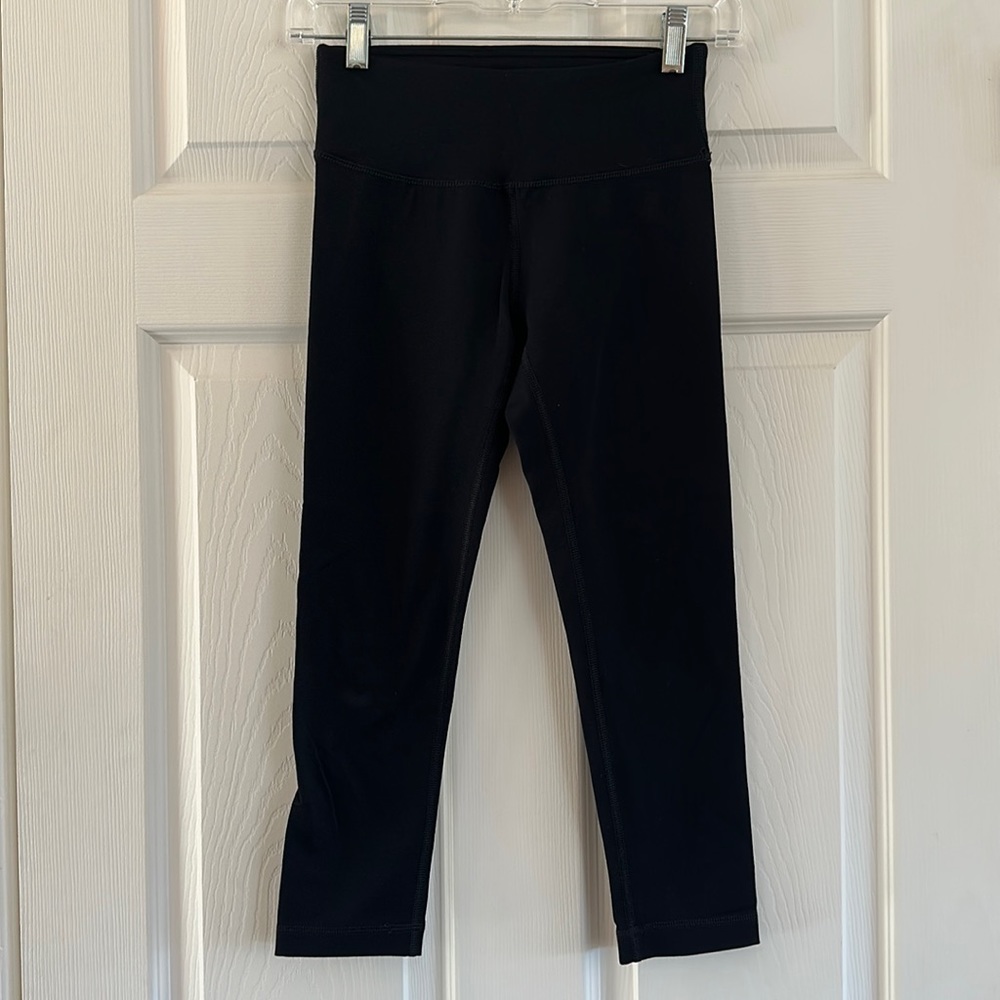 90 degrees black Capri leggings (XS).